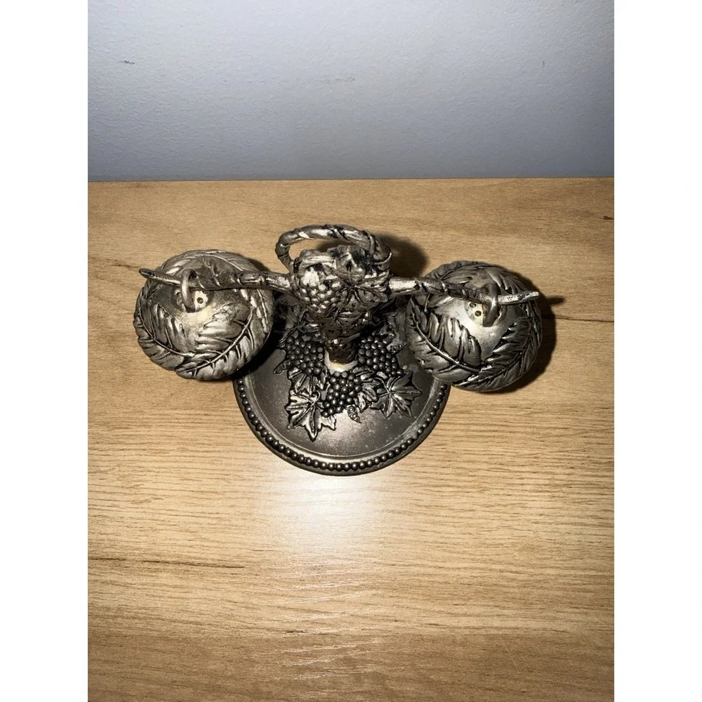Godinger Silver Art Company Salt & Pepper Shaker Set With‎ Stand Grape Theme